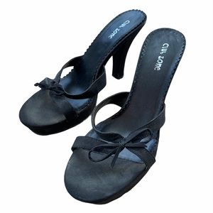 Y2K Black strappy heels